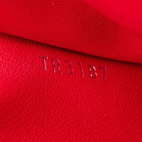 Louis Vuitton Rubis Taurillon Leather Capucines PM Bag - Picture 11 of 11